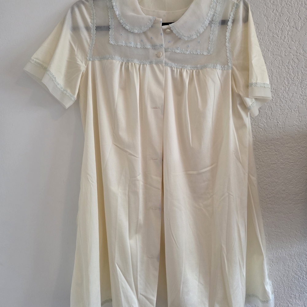 Vintage Cream And Blue Short Peignoir Set
